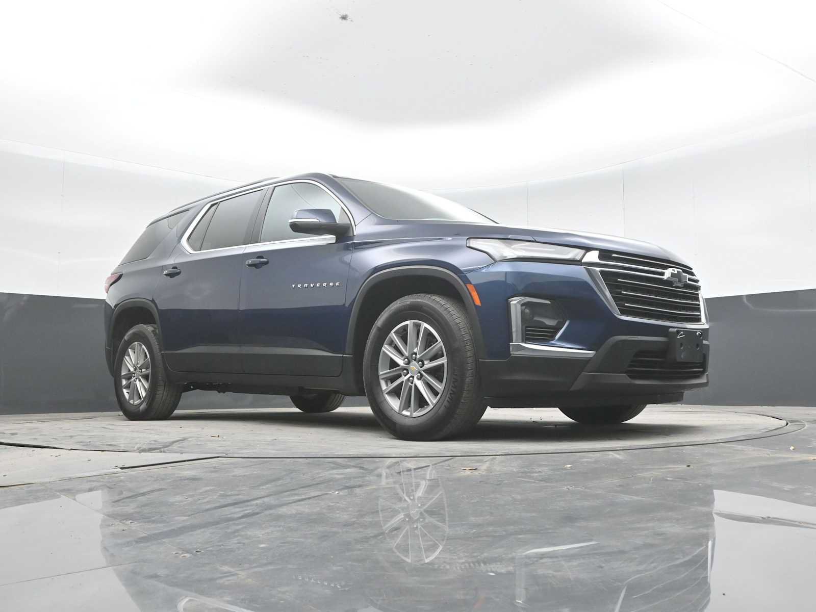 Used 2023 Chevrolet Traverse LT AWD/4WD image 44