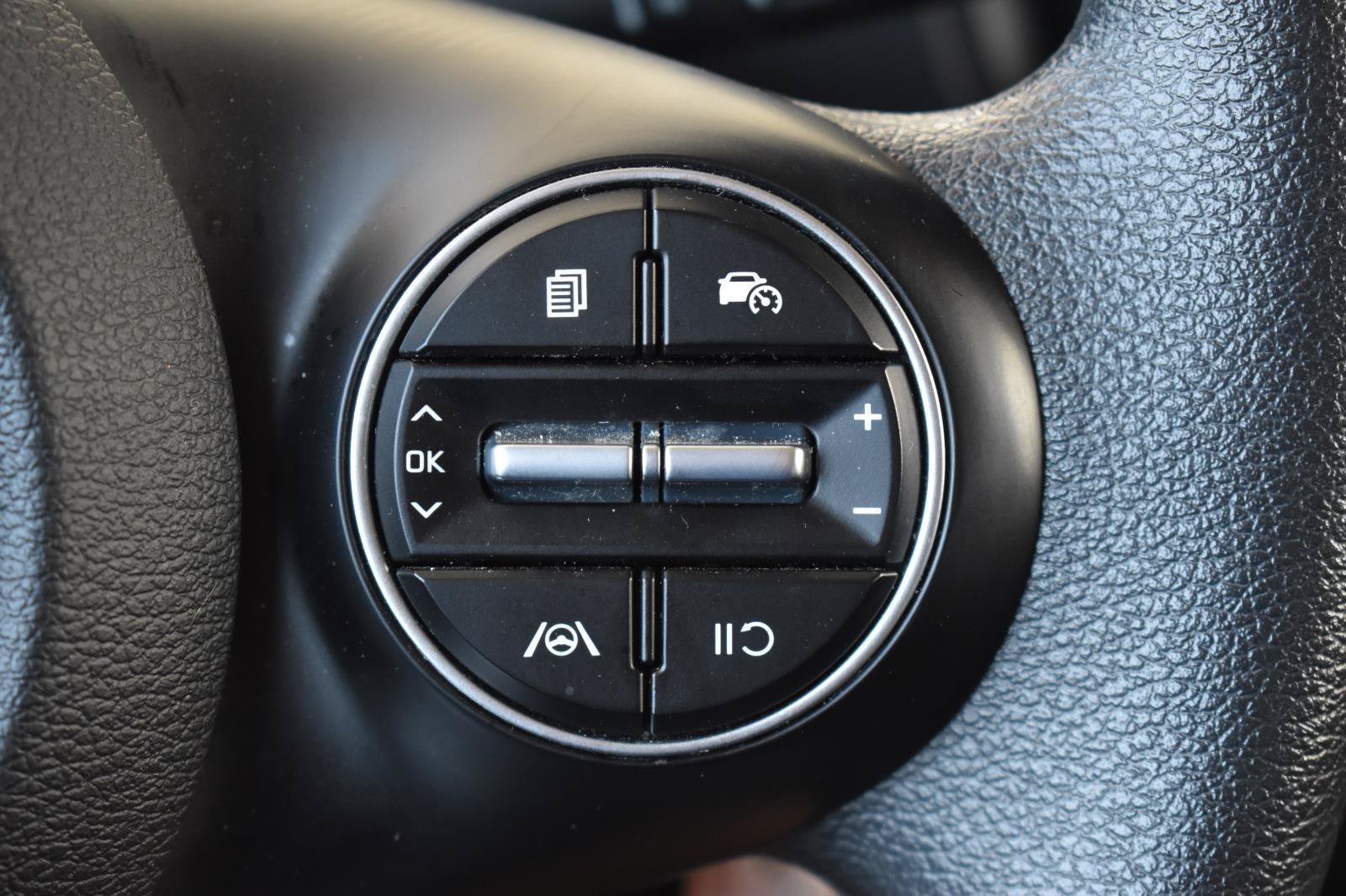 Used 2024 Kia Soul LX w/ Option Group 015 FWD image 9