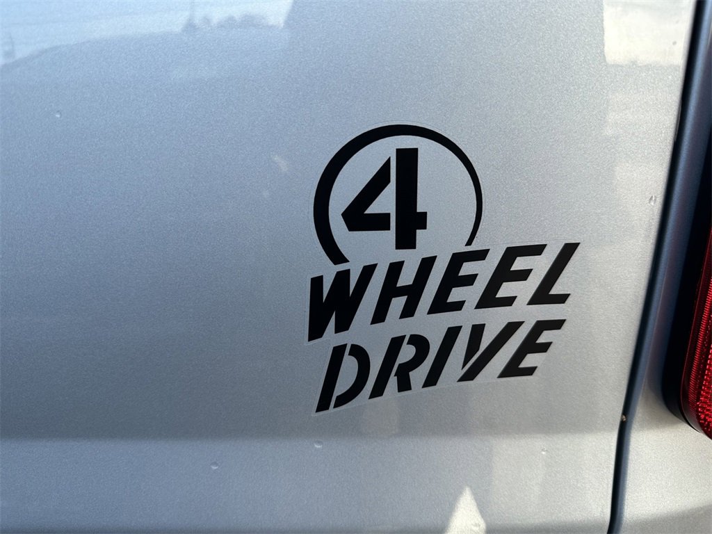 New 2023 Jeep Gladiator Willys image 11