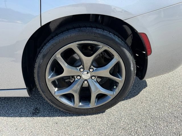 Used 2015 Dodge Charger R/T RWD image 9