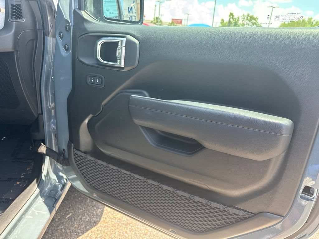 Used 2025 Jeep Gladiator Sport AWD/4WD image 23
