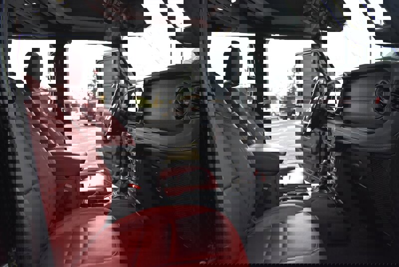 Used 2024 Jeep Wrangler Unlimited Rubicon 392 image 34