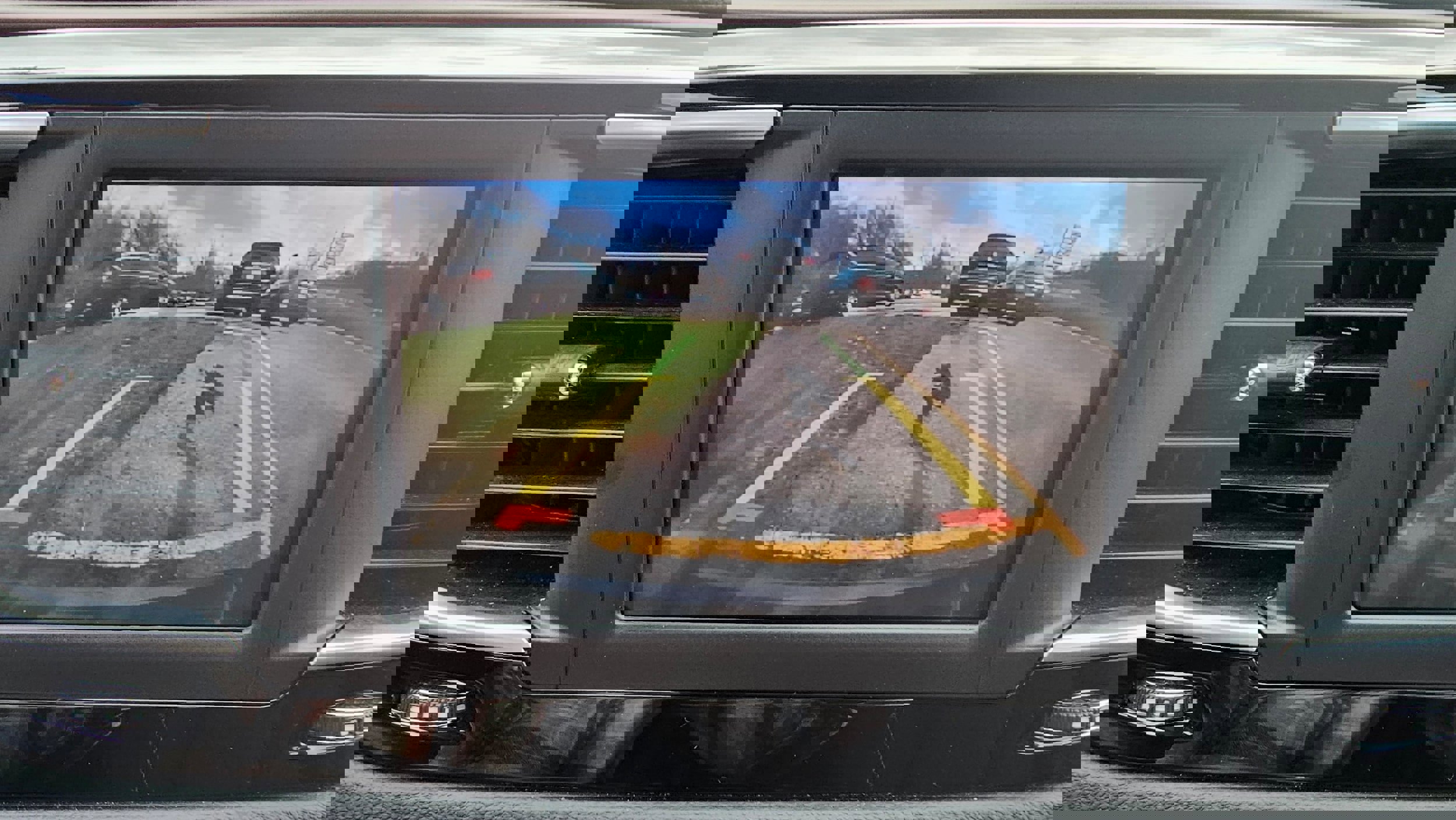 Used 2023 Chrysler Voyager LX image 30