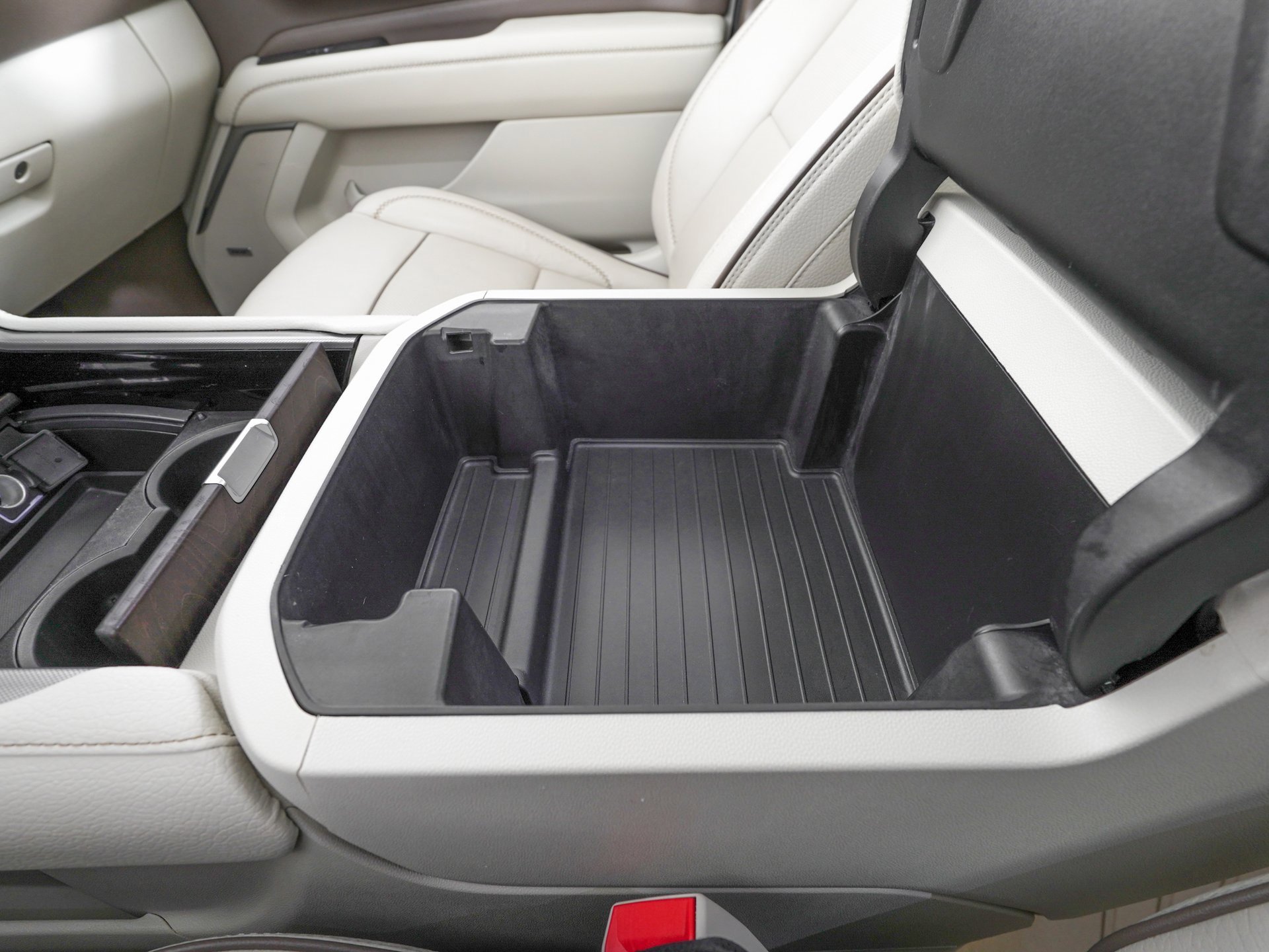 Used 2021 GMC Yukon Denali image 32