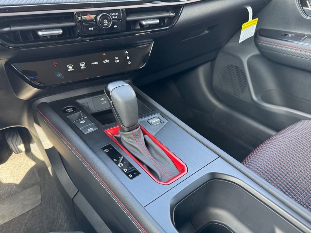 New 2025 Nissan Kicks SR image 19