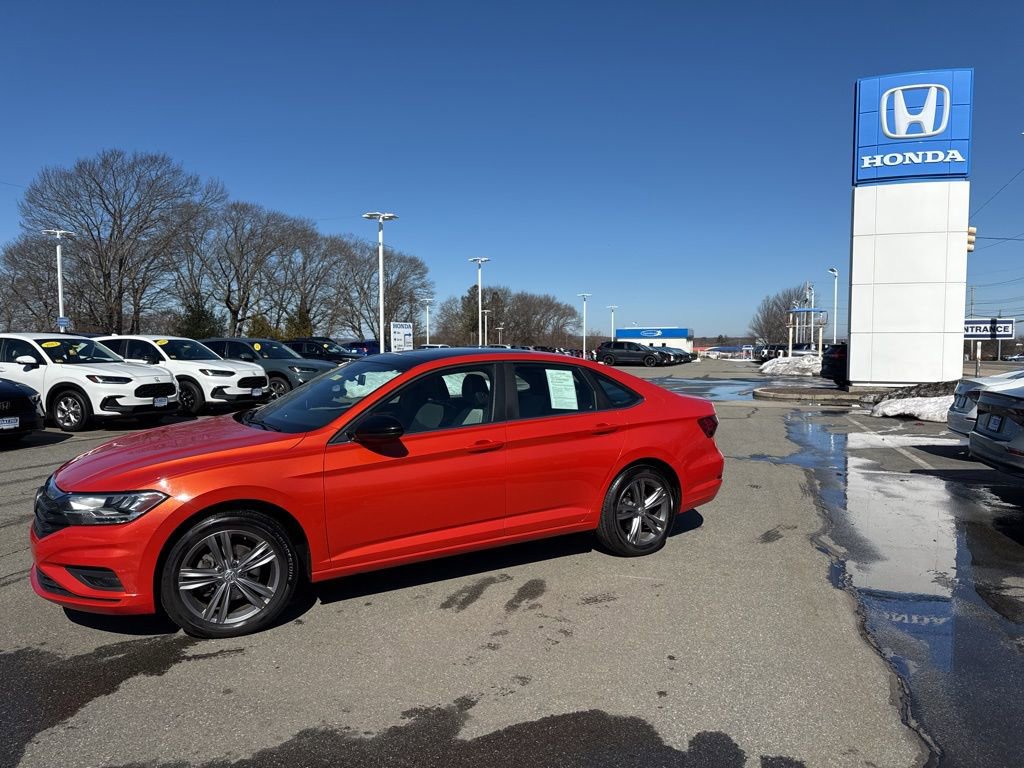 Used 2019 Volkswagen Jetta R-Line image 2
