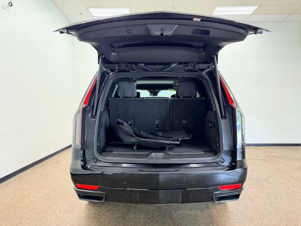 Used 2023 Cadillac Escalade Sport Platinum AWD/4WD image 5