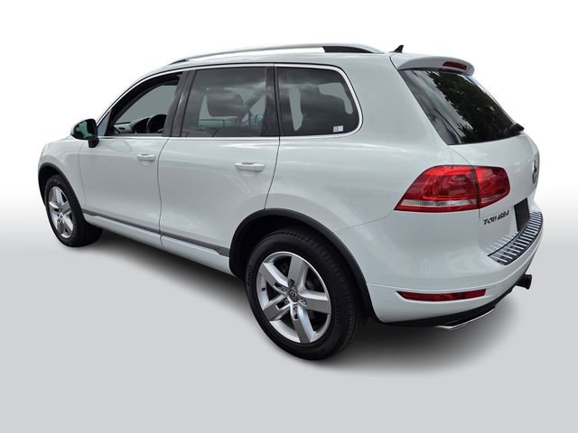 Used 2013 Volkswagen Touareg TDI image 6