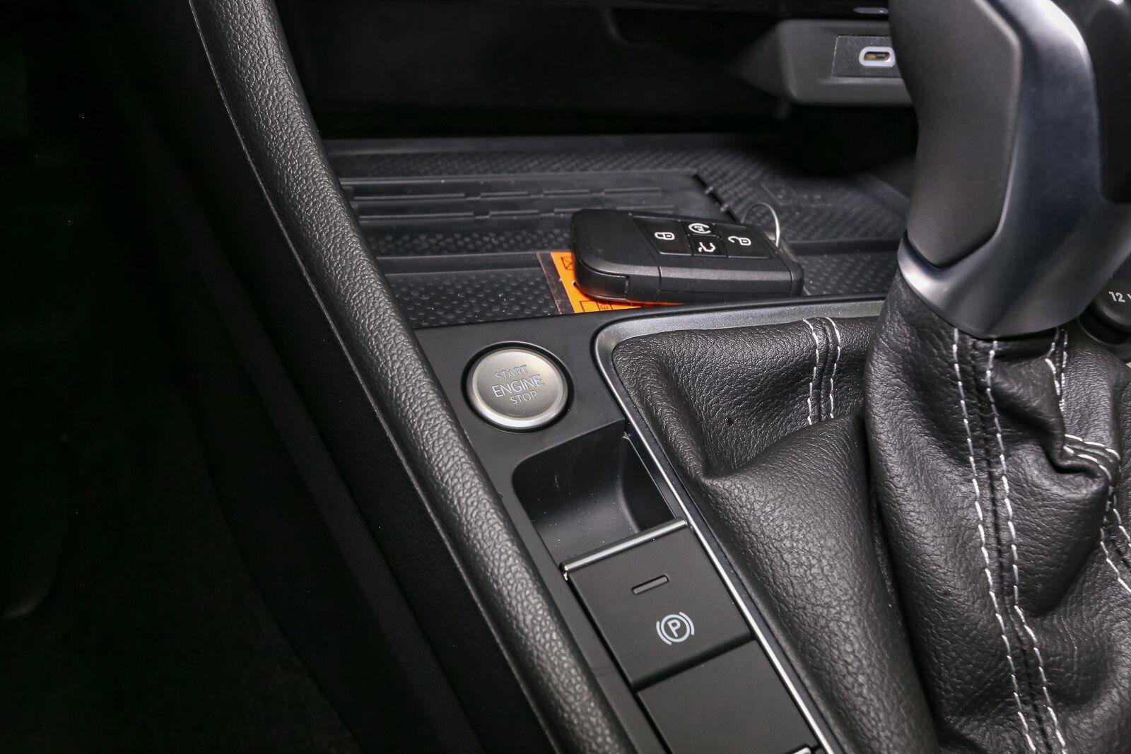 Certified 2026 Volkswagen Jetta SE FWD image 33