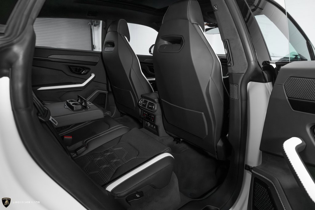 Used 2025 Lamborghini Urus SE image 44