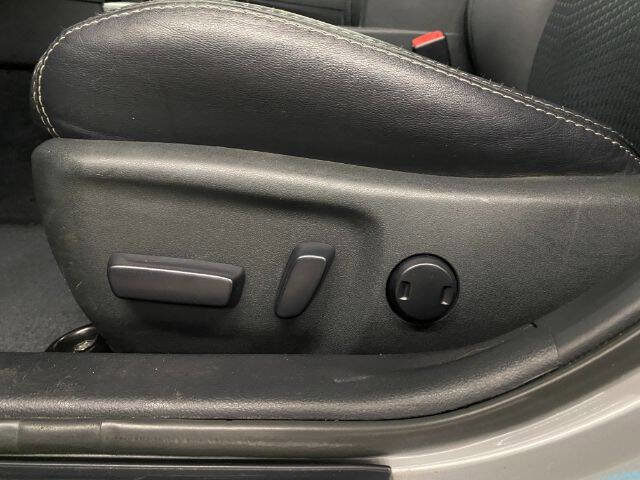 Used 2013 Toyota Camry XLE image 12