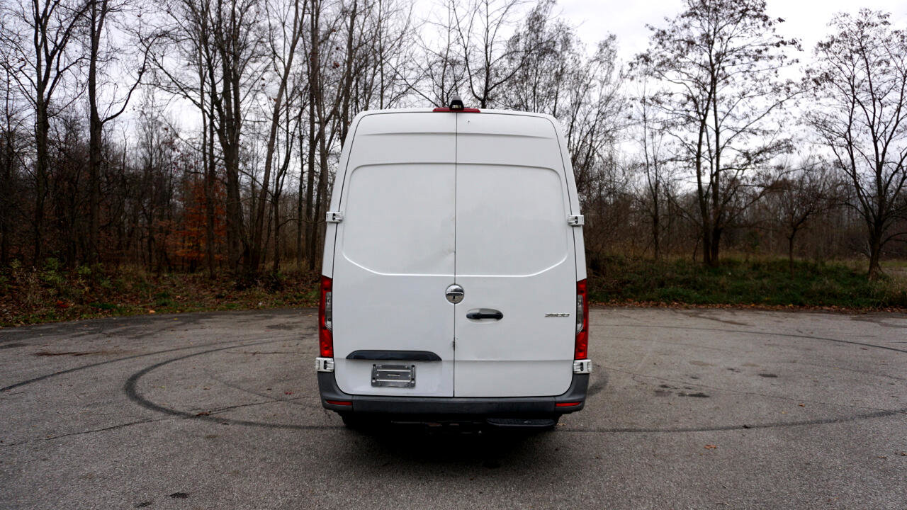 Used 2019 Freightliner Sprinter 170 image 4