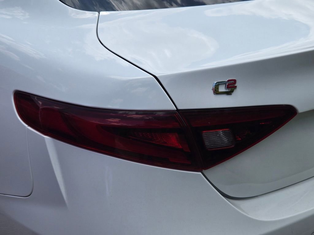 Used 2023 Alfa Romeo Giulia Veloce RWD image 8