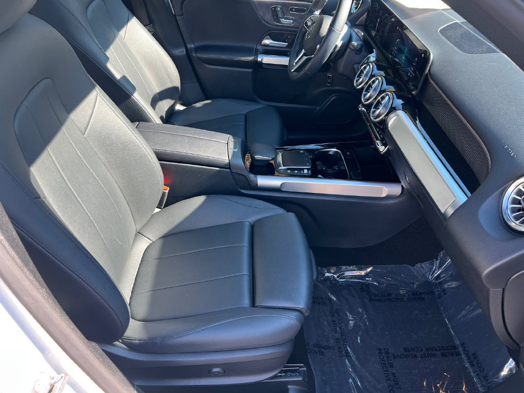 Used 2023 Mercedes-Benz GLB 250 w/ Premium Package image 13
