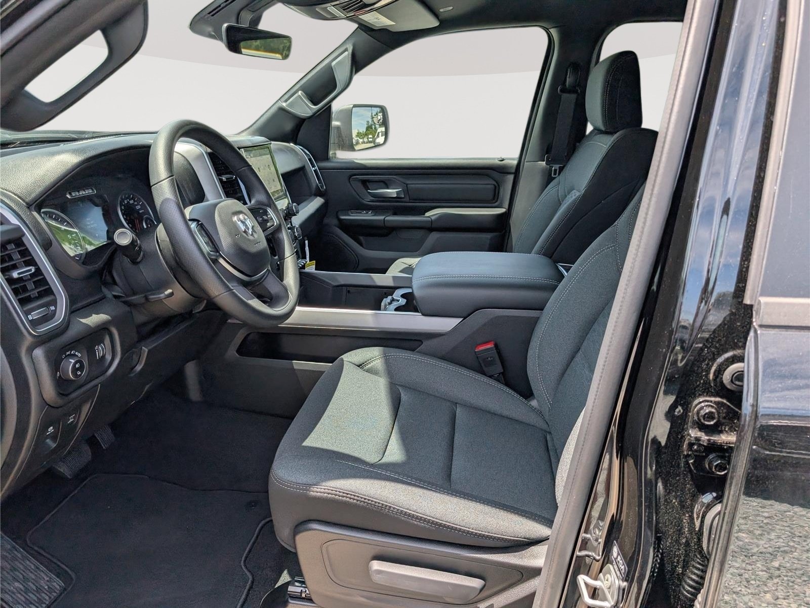 New 2026 RAM 1500 Express AWD/4WD image 10