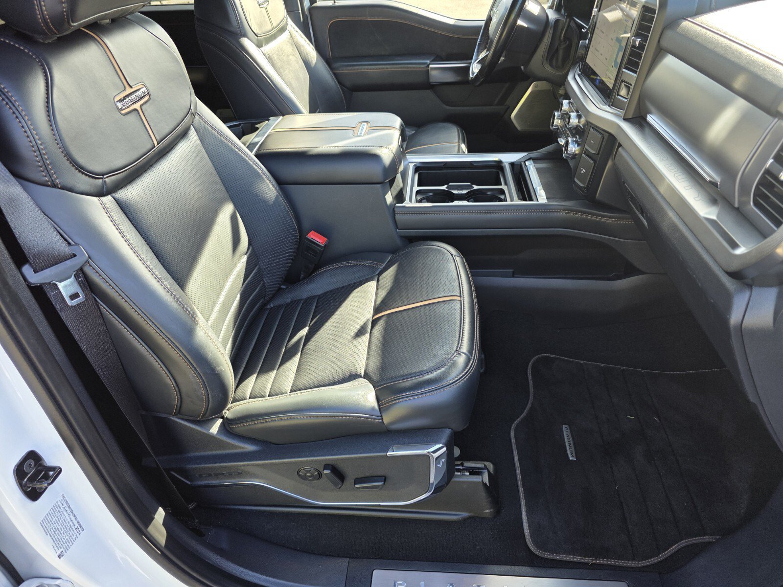 Used 2024 Ford F250 Platinum AWD/4WD image 3