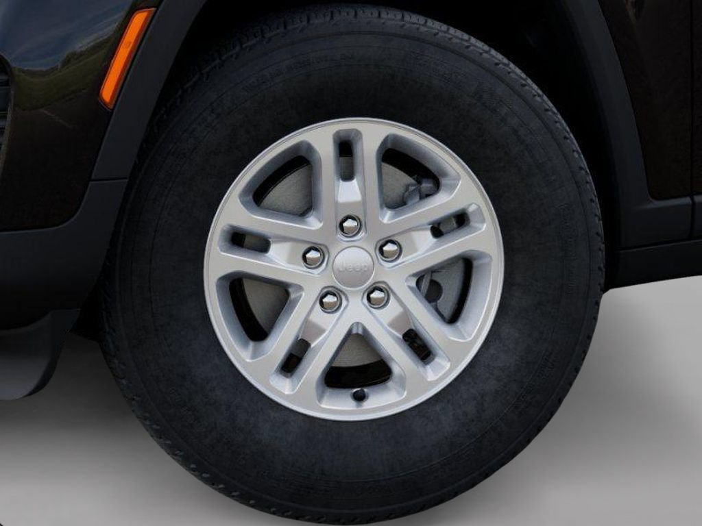 New 2025 Jeep Grand Cherokee Laredo AWD/4WD image 8