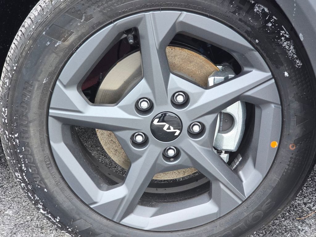 New 2025 Kia K4 LXS image 8
