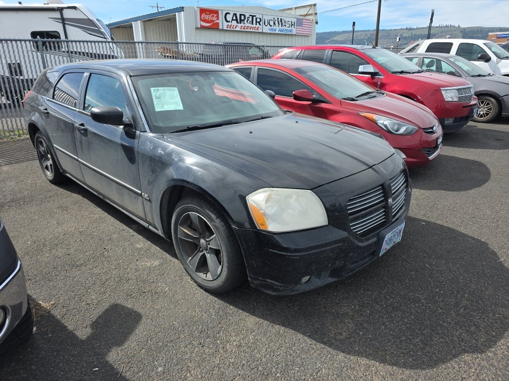 Used 2006 Dodge Magnum SXT RWD image 2