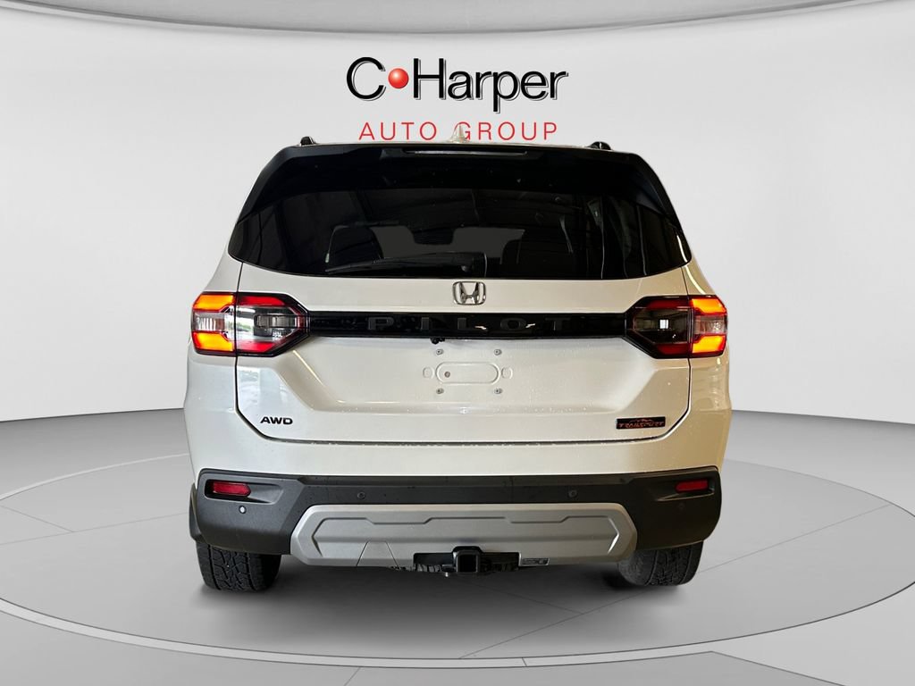 Used 2024 Honda Pilot TrailSport image 4