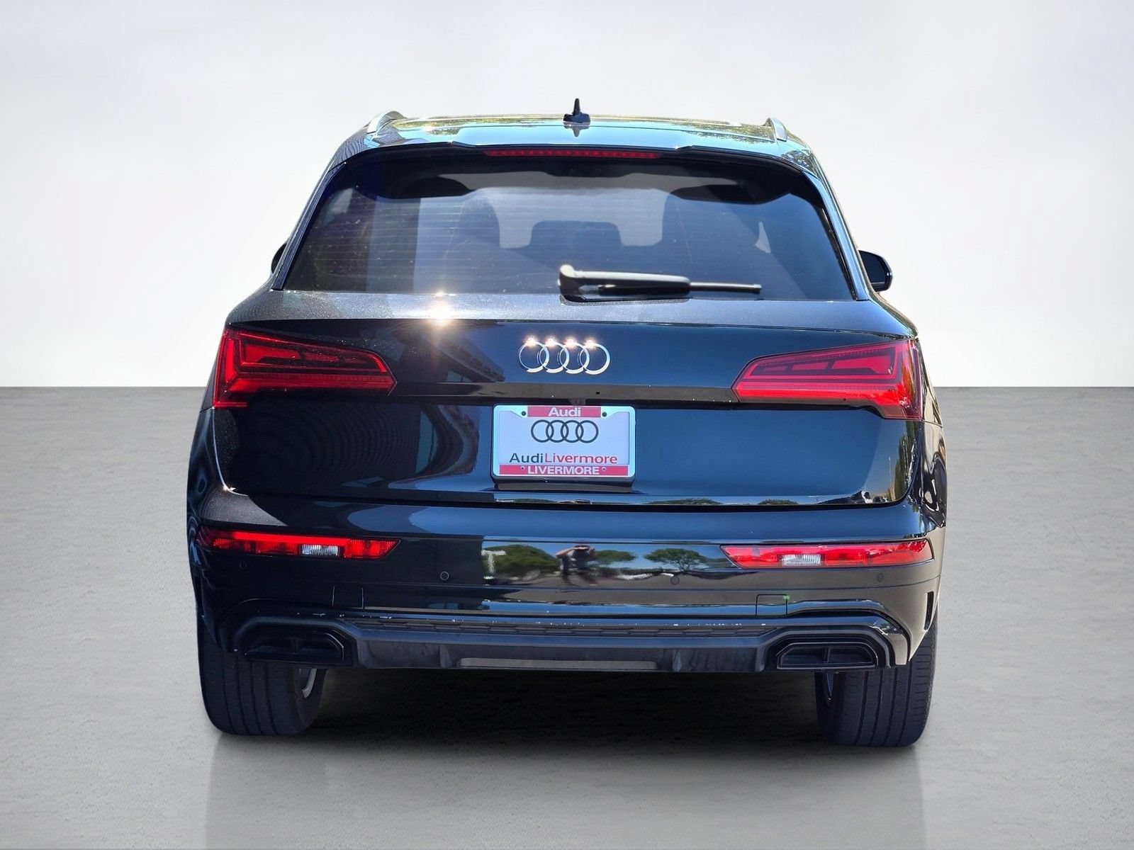 Used 2023 Audi Q5 e Premium w/ Convenience Package AWD/4WD image 6