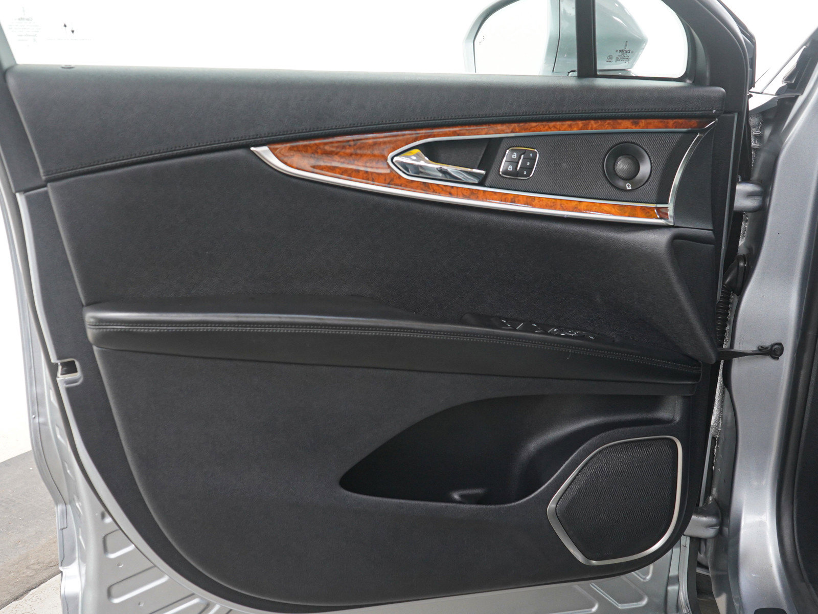 Used 2020 Lincoln Nautilus Reserve w/ Equipment Group 201A image 20