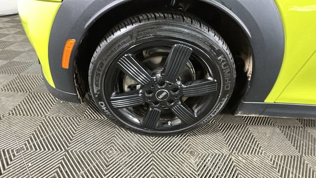 Used 2024 MINI Cooper S w/ Signature Upholstery Package FWD image 9