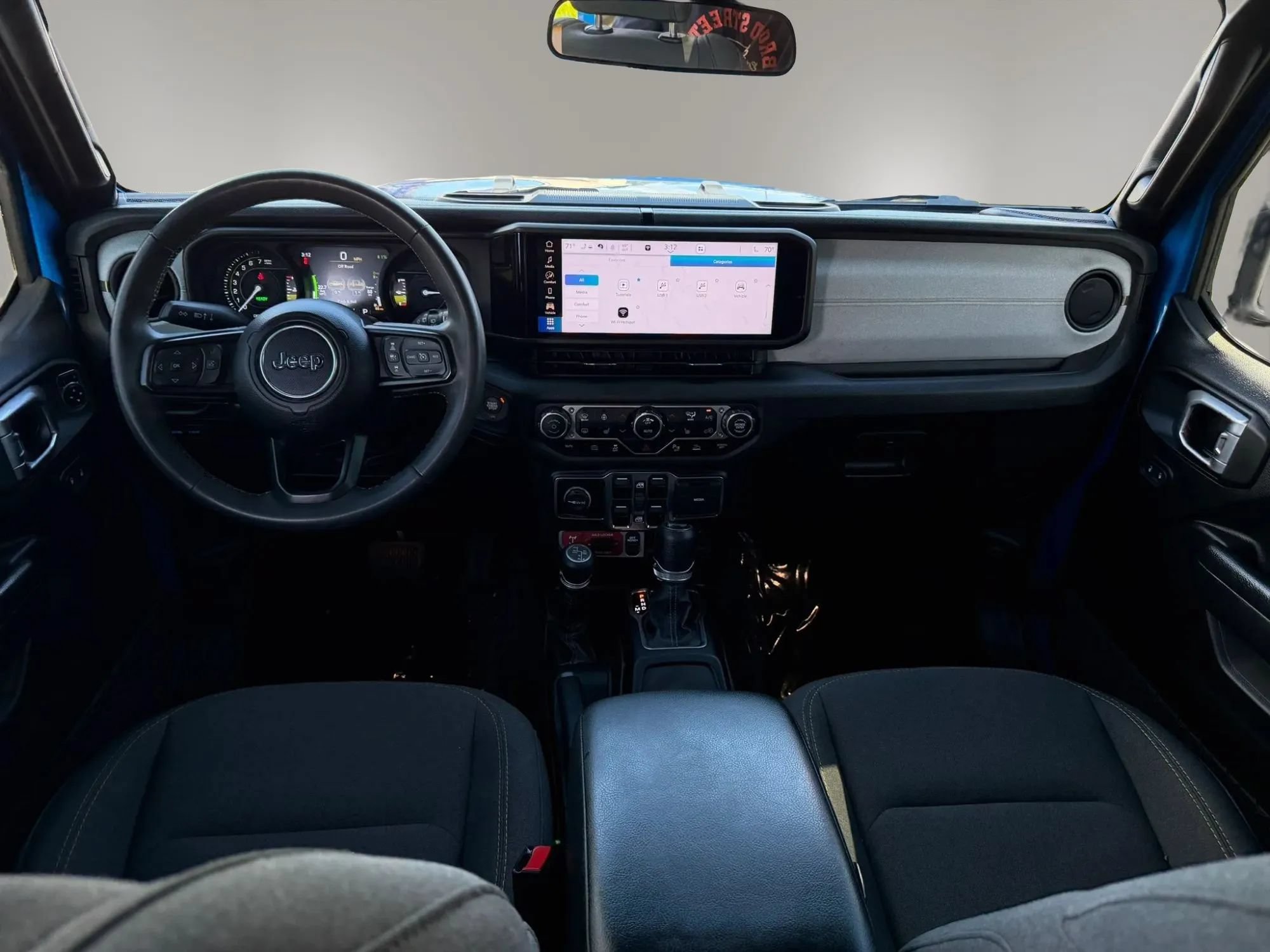 Used 2024 Jeep Wrangler Unlimited AWD/4WD image 39