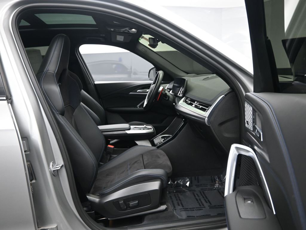 Used 2025 BMW X1 M35i w/ Premium Package image 29