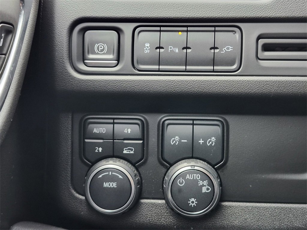 Used 2021 Chevrolet Suburban LS image 21