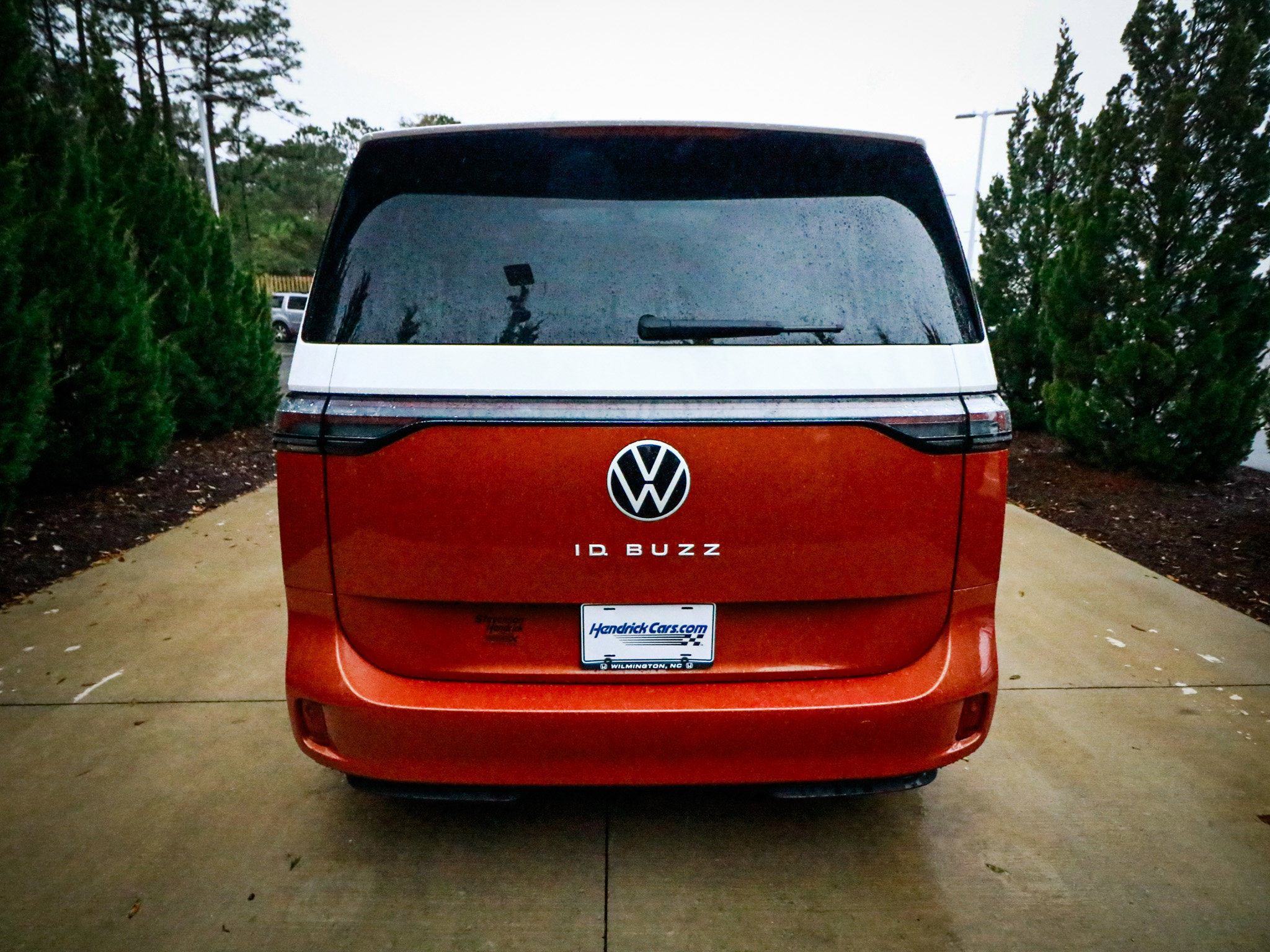 Used 2025 Volkswagen ID. Buzz 1st Edition image 9