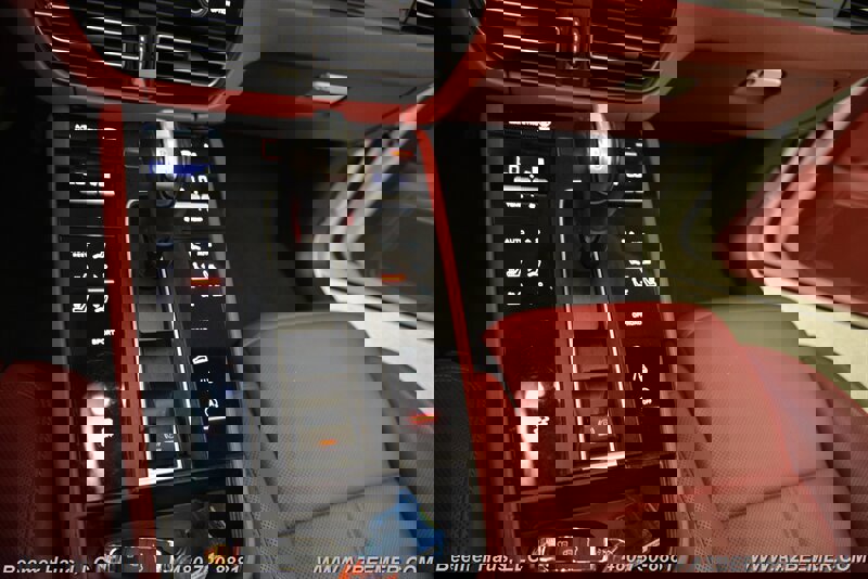 Used 2023 Porsche Macan image 30