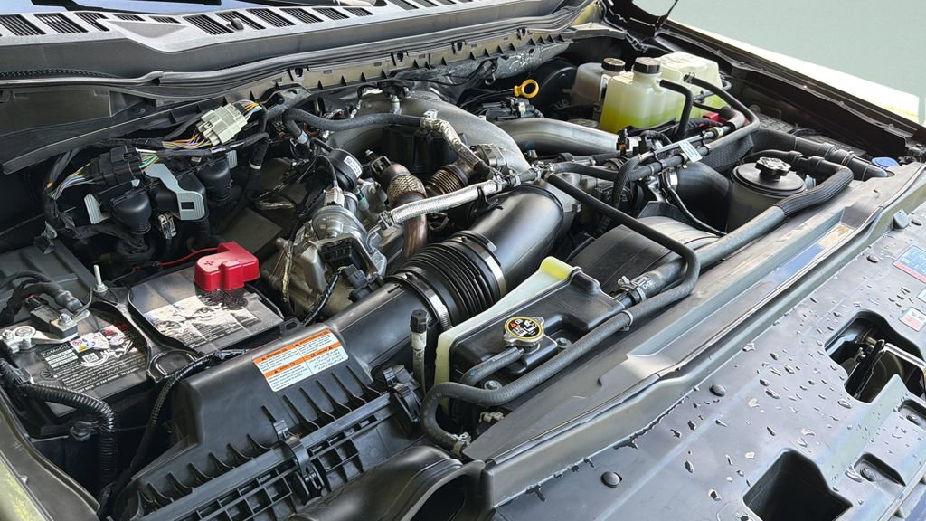 Used 2025 Ford F250 Lariat w/ Black Appearance Package image 20