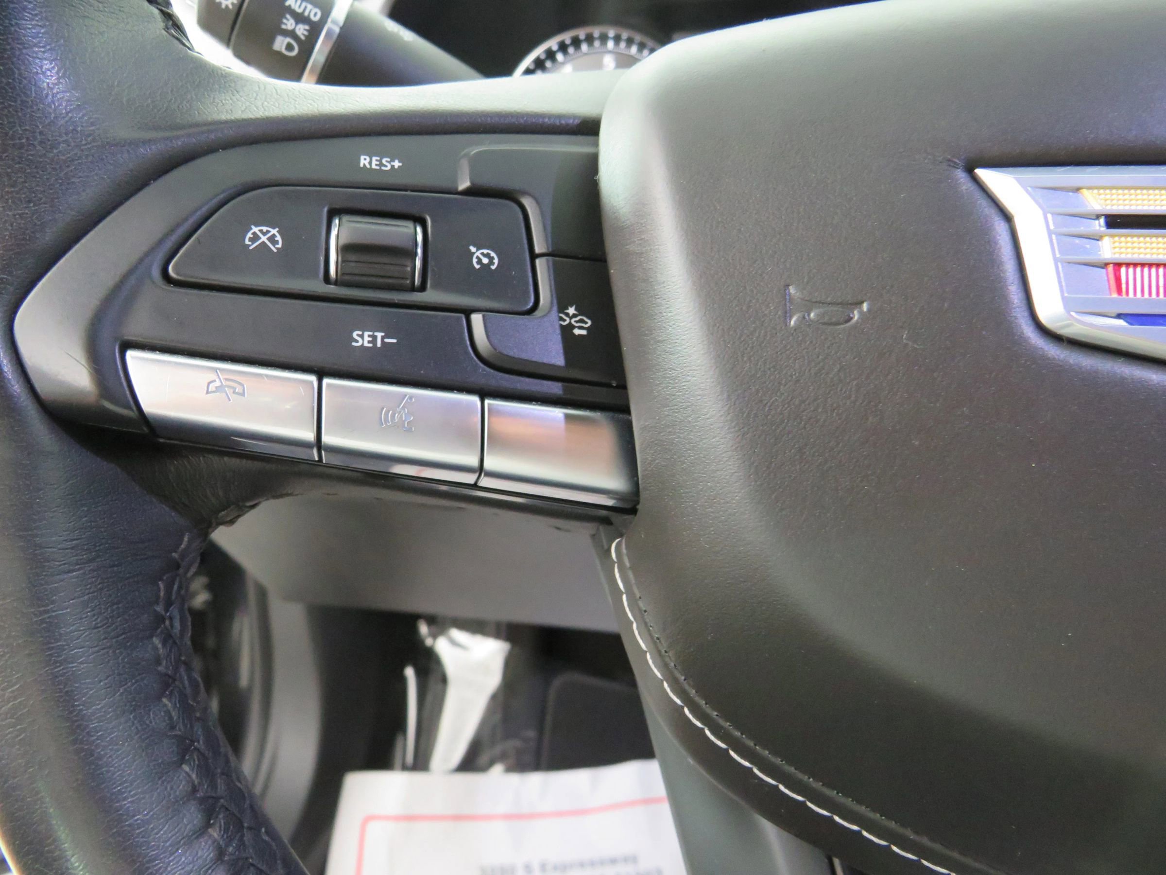 Used 2020 Cadillac XT4 Premium Luxury image 16