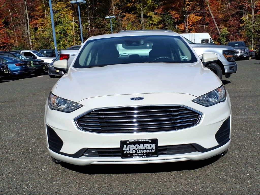 Used 2019 Ford Fusion SE FWD image 2