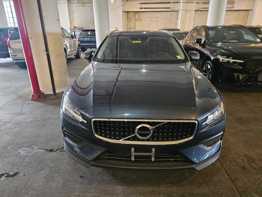 Used 2020 Volvo V60 T5 Cross Country AWD/4WD image 7