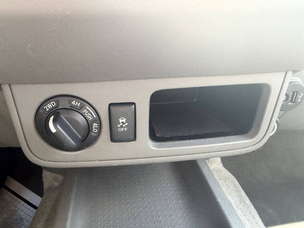 Used 2018 Nissan Frontier SV AWD/4WD image 29