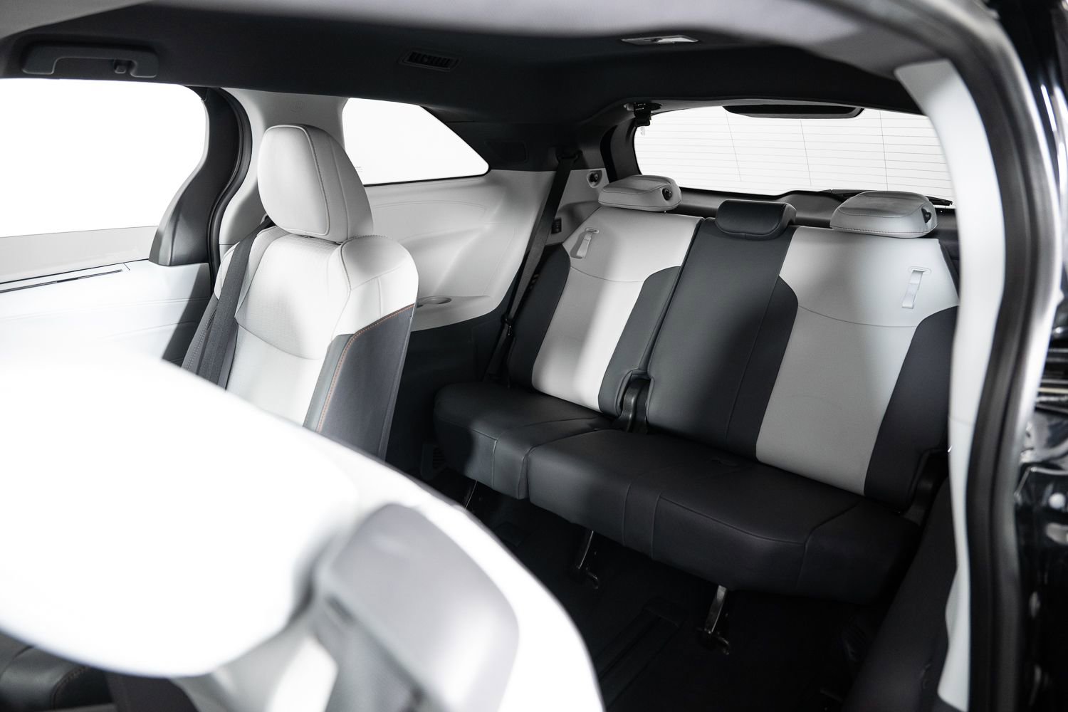 Used 2022 Toyota Sienna XSE w/ XSE Plus Package image 20