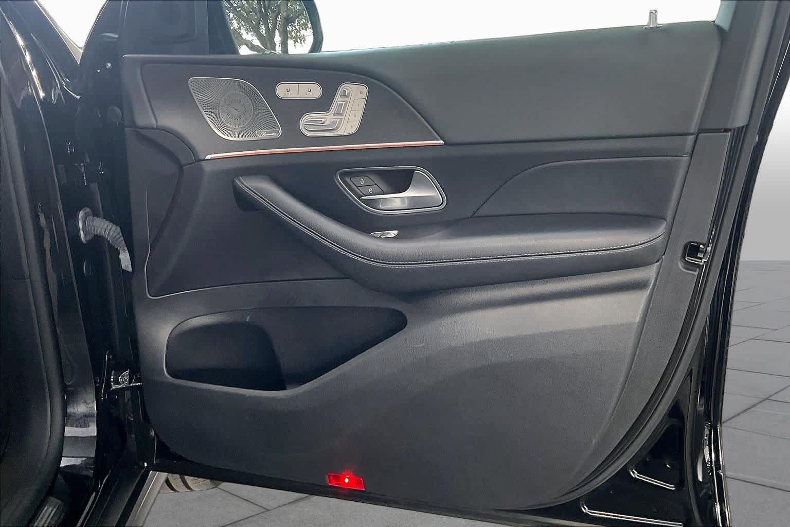 Used 2022 Mercedes-Benz GLS 450 4MATIC image 23