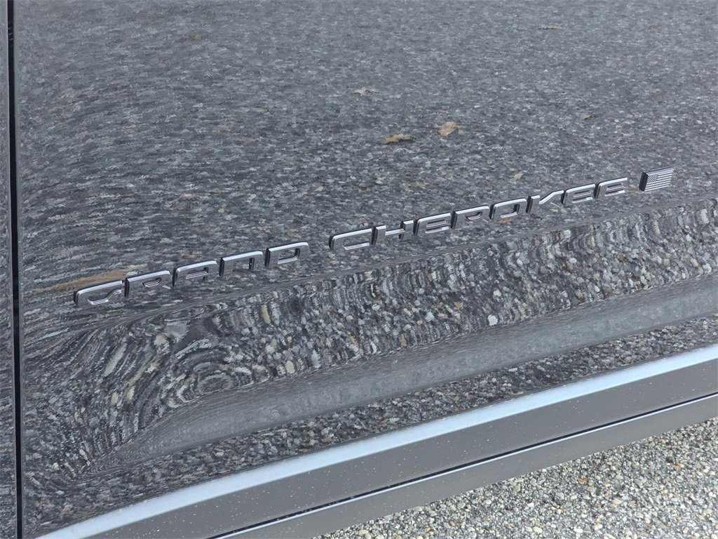 New 2025 Jeep Grand Cherokee L Altitude image 31