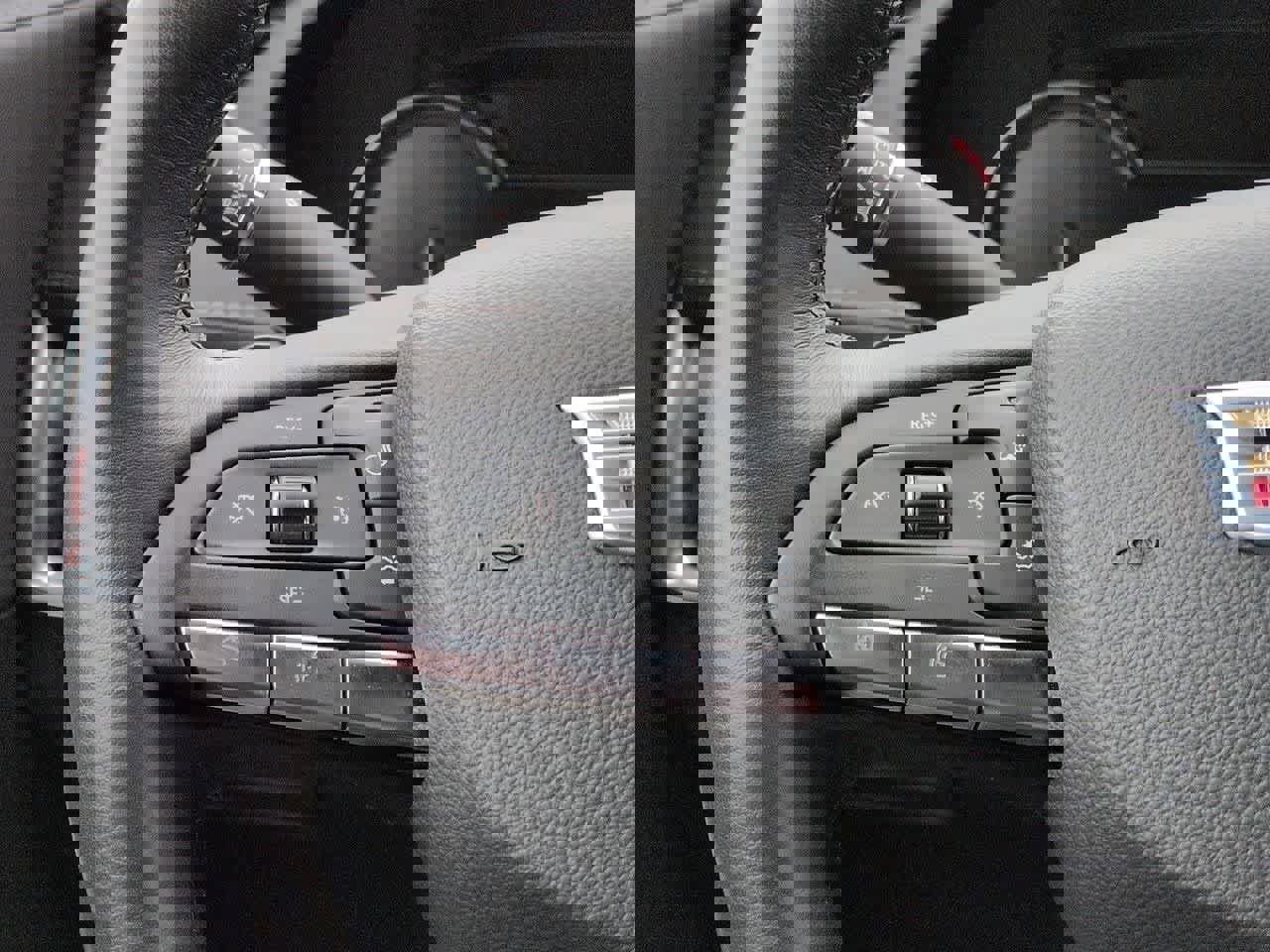 Used 2023 Cadillac XT4 Premium Luxury w/ Cold Weather Package image 23