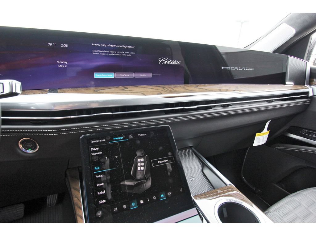 New 2026 Cadillac Escalade ESV Platinum Sport w/ LPO, ONYX Package AWD/4WD image 17
