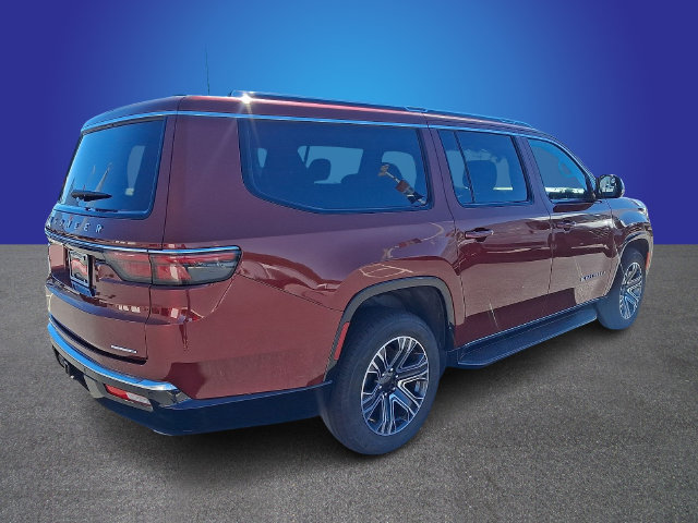Used 2024 Jeep Wagoneer L Series II w/ Flexible Seating Group AWD/4WD image 4