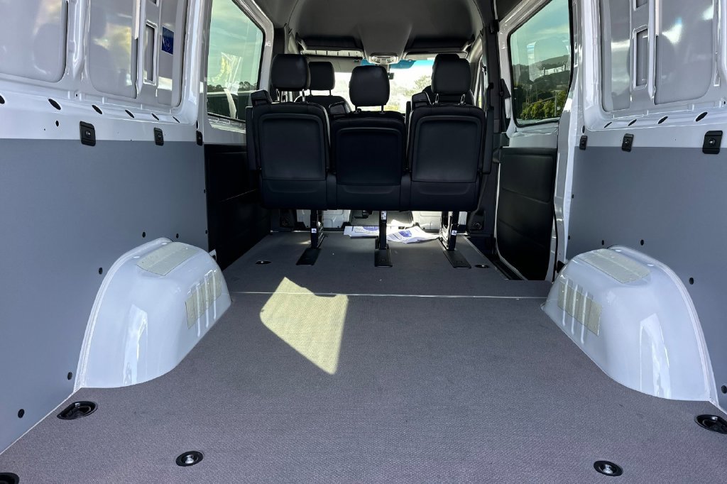 Used 2025 Mercedes-Benz Sprinter 2500 image 16