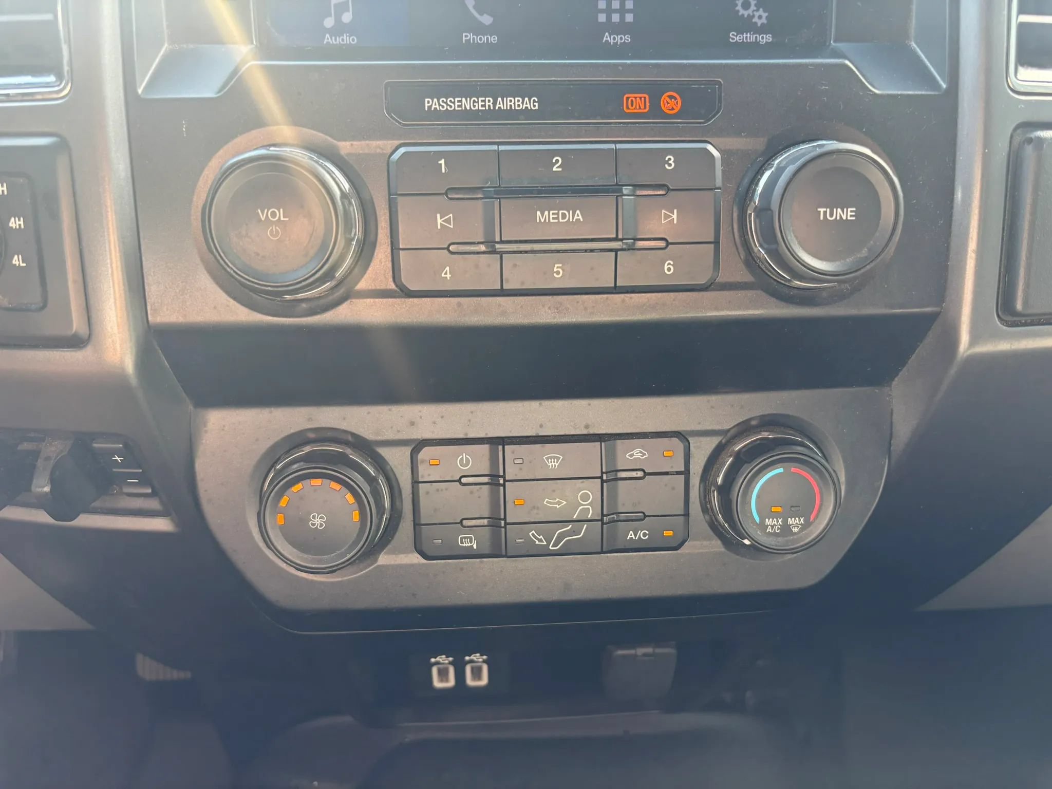 Used 2019 Ford F250 XLT w/ Snow Plow Prep Package AWD/4WD image 27