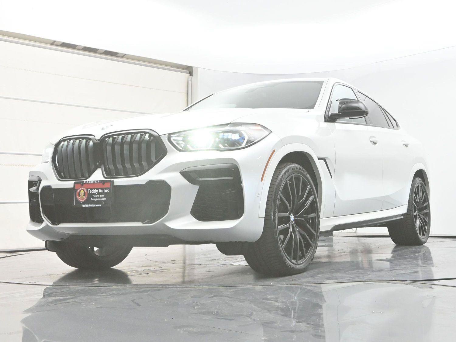 Used 2022 BMW X6 M50i w/ Executive Package AWD/4WD image 31
