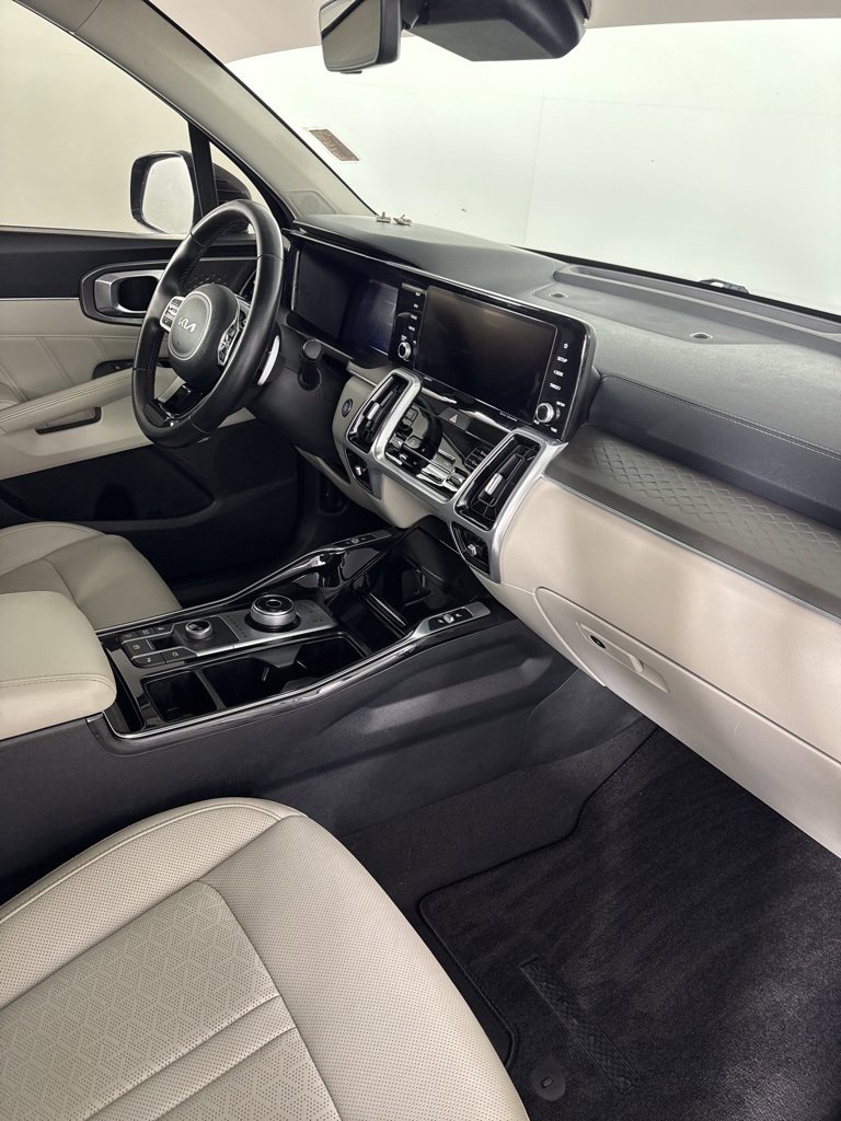 Used 2023 Kia Sorento SX Prestige w/ Panoramic Sunroof Package image 39