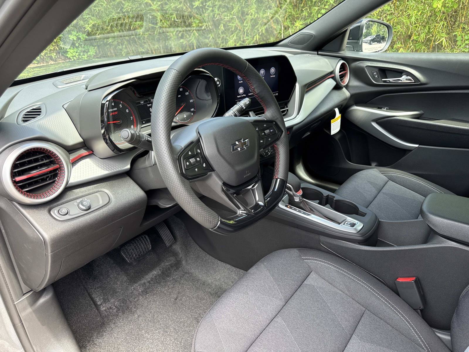 New 2026 Chevrolet Trax RS w/ Sunroof Package FWD image 21