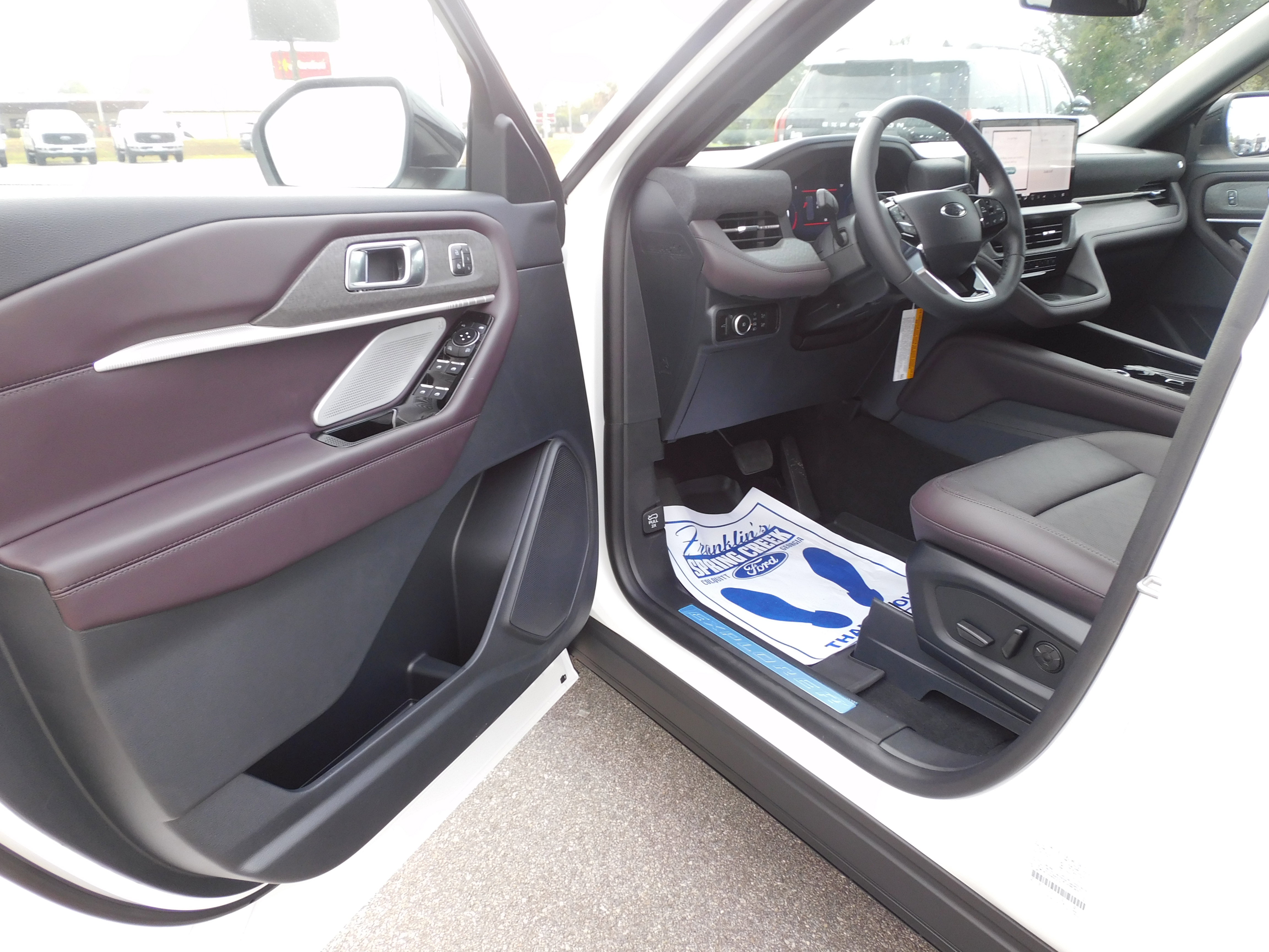 New 2025 Ford Explorer Platinum image 10