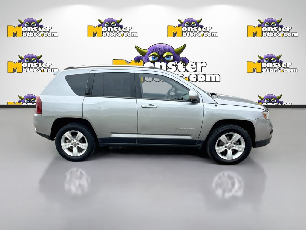 Used 2014 Jeep Compass Latitude FWD image 4